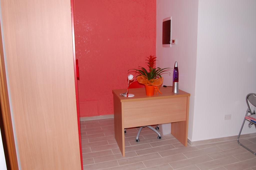 B&B Fenix Trani Buitenkant foto